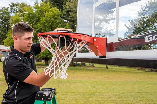 Miniatura 14 de Goalrilla El bloqueador de llantas de baloncesto protege tu aro con un sistema de bloqueo, color negro