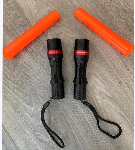 Miniatura 7 de FOXFIRE Kit de bastón de tráfico con linterna LED de 250 lúmenes, visibilidad de 1/2 milla para personal de eventos, control de multitudes y control