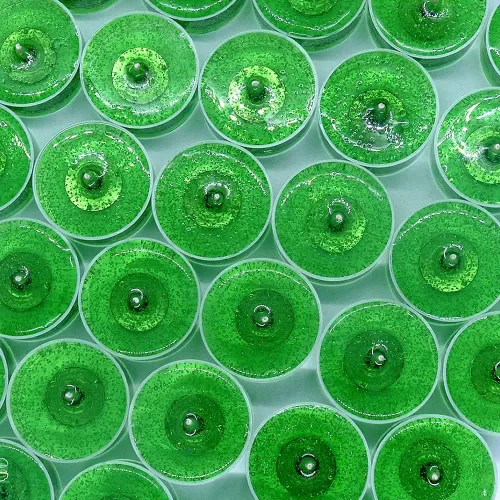 Miniatura 3 de Paquete de 24 velas de té transparentes sin perfume de color verde Kelly hasta 8 horas a base de aceite mineral para el hogar y eventos especiales