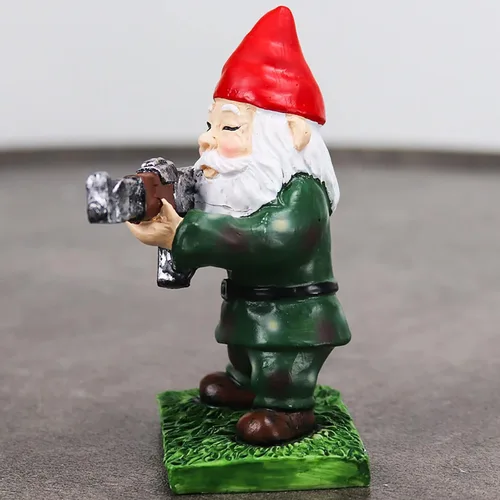 Miniatura 7 de nezababy Gnomos militares de jardín con pistolas, divertidos gnomos del ejército, estatuas para exteriores, escritorio travieso, decoración de patio