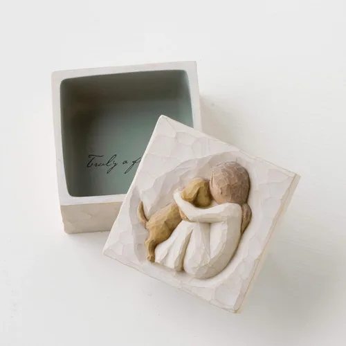 Miniatura 3 de Willow Tree True, Truly a Friend, Caja para joyas y tesoros con tallado en bajorrelieve de niña con cachorro, caja de recuerdo esculpida pintada a