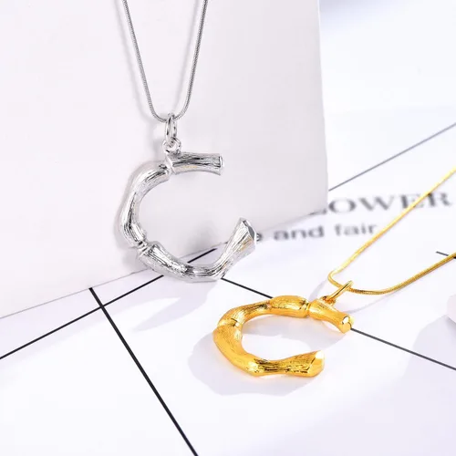 Miniatura 4 de FOCALOOK Collar de bambú chapado en oro de 18 quilates con dije de nombre inicial para mujer, collar grande con dije de letra de bambú