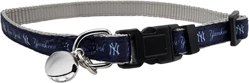 Miniatura 10 de Pets First MLB CAT Collar Atlanta Braves Satin Cat Collar de equipo de béisbol para perros y gatos. Un collar de gato brillante y colorido