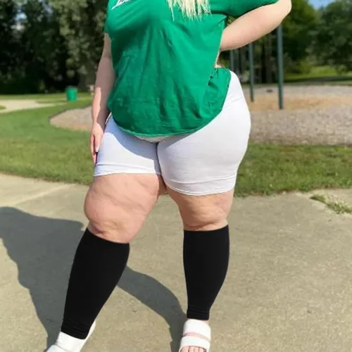 Miniatura 5 de Mangas de compresión para piernas de talla grande para mujeres y hombres, 15-20mmHg pantorrilla ancha hasta la rodilla mangas de pierna alta