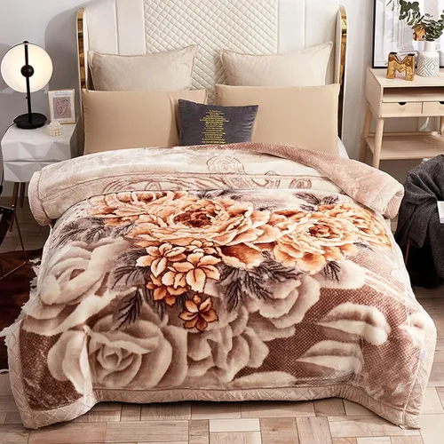 Miniatura 11 de LGYKUMEG - Manta coreana de visón, 59"×79", sedosa y cálida - 2 capas reversibles de manta de felpa Raschel 4.4 lb, beige y marrón, (150x200cm-2kg)