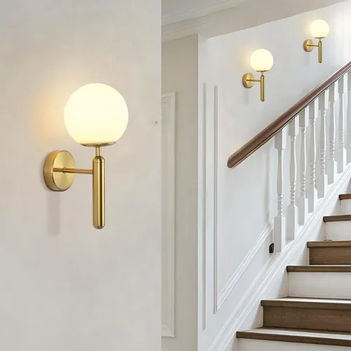 Miniatura 9 de KCO Aplique de pared de globo de vidrio de leche, apliques de pared de latón cepillado de mediados de siglo, lámpara de pared dorada moderna, Dorado