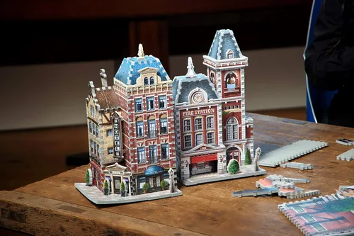 Miniatura 4 de Wrebbit3D Fire Station - Rompecabezas 3D Colección Urbania 285 piezas de rompecabezas Paisaje urbano encantador y único de una ciudad pequeña