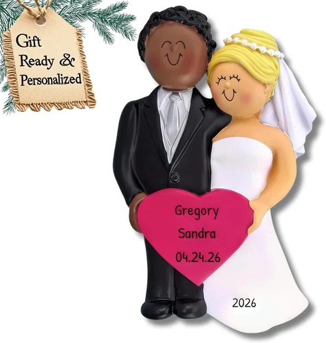 Miniatura 13 de Adorno personalizado de casado de nuestra primera Navidad 2025 Nombre y año personalizados Recuerdo de boda rubia de novia y novio morena Boda