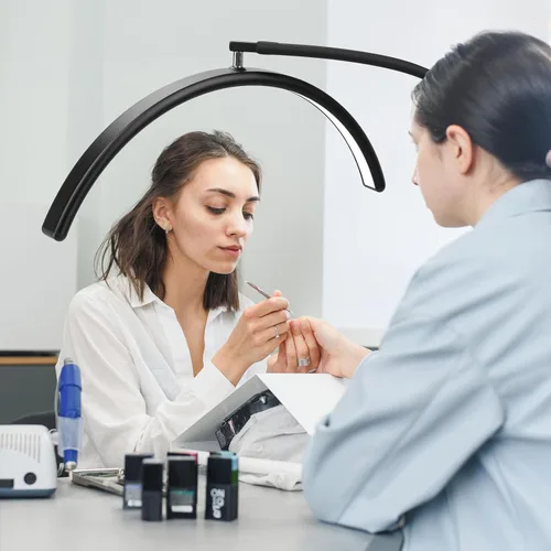 Miniatura 8 de Lámpara LED de pie Half Moon – Lámpara profesional sin sombras para técnicos de pestañas, esteticistas y artistas del tatuaje Control remoto