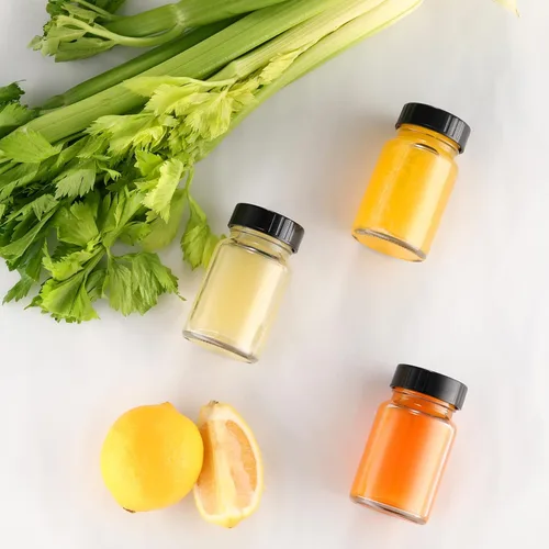 Miniatura 2 de Tarros de vidrio de 2 onzas con tapas, juego de botellas de vidrio para líquidos, jugos, inyección de jengibre, muestra, recipientes pequeños