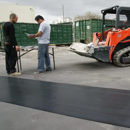 Miniatura 6 de Rubber-Cal "Wide Rib" tapete para piso de caucho corrugado, 1/8" de grosor, rollo de 3 pies x 1 pie., Negro