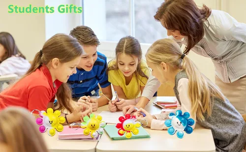 Miniatura 7 de Paquete de 30 mini llaveros de pulpo a granel, juguetes antiestrés para adolescentes y niños, suministros de fiesta de cumpleaños, premios de verano