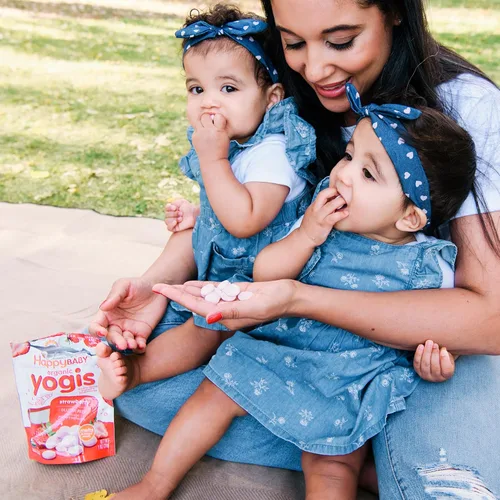 Miniatura 5 de Happy Baby Organics Yogis - Bocadillos liofilizados de yogur y frutas, paquete variado (paquete de 6) y mordedor, paquete variado de 3 sabores, 12