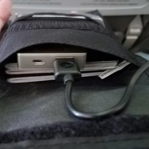 Miniatura 11 de Specialist ID Paquete de 2 carteras para pasaporte de viaje, ventana de exhibición de 4 x 3, cordón ajustable con ranuras para bolígrafo y 3