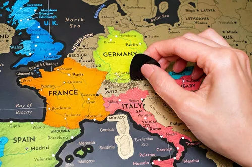 Miniatura 5 de Dos mapas para rascar: mapa del mundo de 17 x 24 pulgadas + mapa de Estados Unidos - Pósteres de viaje de lujo - Países coloridos, Estados de EE.UU.
