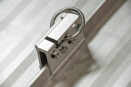 Miniatura 7 de Guardian Fall Protection Abrazadera de techo con costura de pie 10600