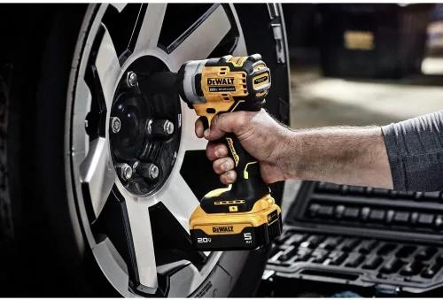Miniatura 8 de DEWALT DCF913P2R 20V MAX sin escobillas - Llave de impacto inalámbrica de iones de litio de 3/8 pulgadas con kit de yunque de anillo de retención