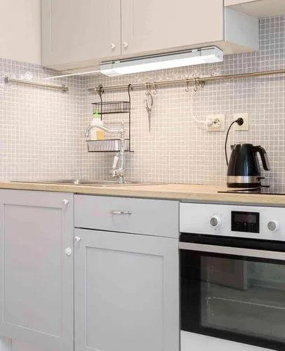 Miniatura 7 de WNSNOU Lámpara de Tubo LED con Enchufe, Luz Utilitaria de Tienda de 1.4 pies, 1800 LM, 5000 K, Luz de Gabinete Enlazable para Garaje, Cocina, Baño