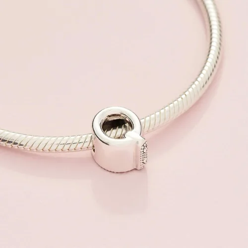 Miniatura 63 de Colgante de plata de ley 925 con letra PANDORA