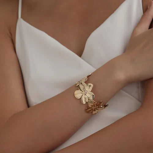 Miniatura 2 de Brazalete hueco de flor vintage dorada para mujer, pulsera abierta ajustable