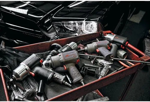 Miniatura 10 de Ingersoll Rand 2235TiMAX Llave de impacto neumática de 1/2 pulgada con salida de par de hasta 1,350 pies-libras