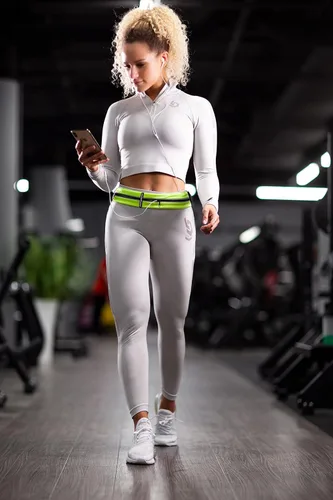 Miniatura 7 de Cinturón de correr Fitgriff® para hombres y mujeres - Bolso de jogging seguro para teléfono, llaves y elementos esenciales - Para todos los Amarillo