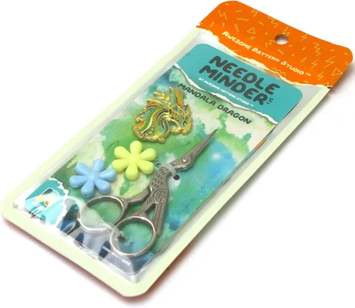 Miniatura 6 de Needle Minder Set – Mandala Dragon Magnetic Needle Minder + 2 enhebradores de agujas + tijeras de grúa. Pin de esmalte para punto de cruz, bordado