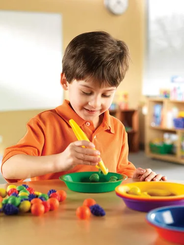 Miniatura 6 de Learning Resources Juego de 12 pinzas jumbo, clasificación y conteo, ciencia preescolar, educación en casa, desarrollo de habilidades motoras finas