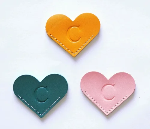 Marcapáginas personalizadas de cuero de grano completo para lectura, paquete de 3 marcadores con forma de corazón, iniciales personalizados para
