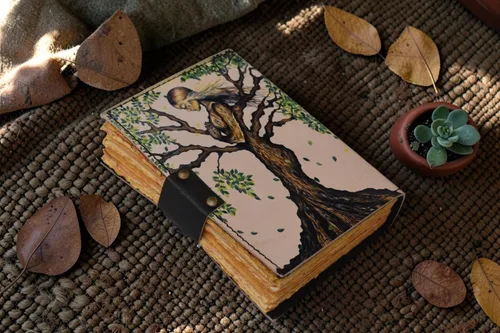Miniatura 3 de Libro de sombras en blanco con cierre de cerradura, diario de cuero hecho a mano vintage con oración en relieve, brujería antigua, cuaderno Wiccan