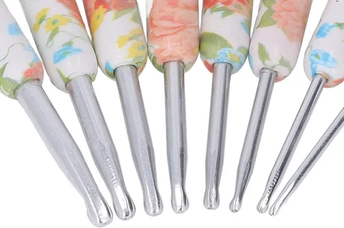 Miniatura 7 de Juego de 8 ganchos ergonómicos de ganchillo, kit de ganchos de ganchillo de aluminio colorido con diseño floral amarillo para tejedores