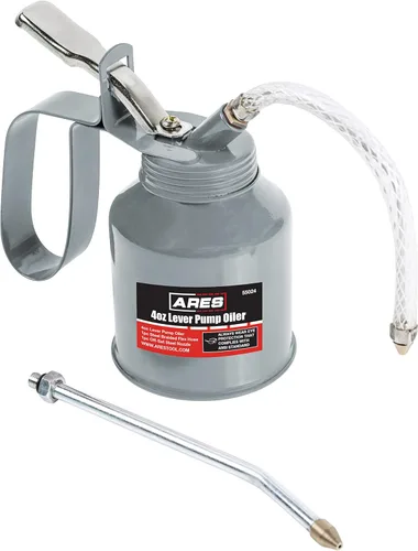 ARES 55024 - Lata aceitera estilo palanca gris de 4 onzas - Incluye manguera flexible trenzada de acero y boquilla de acero rígido descentrada -