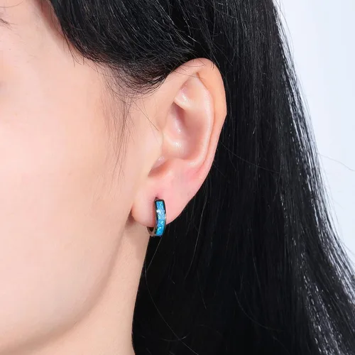 Miniatura 38 de CiNily Aretes Huggie de ópalo con bisagras, chapados en oro, hipoalergénicos, pequeños aretes de aro para mujeres, adolescentes, niñas, hombres