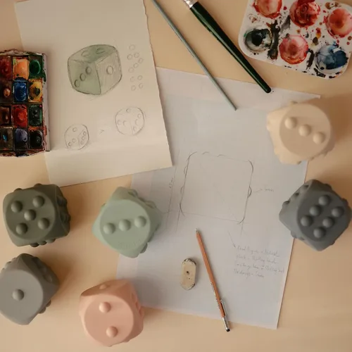Miniatura 6 de mushie Juguete de silicona para prensar dados Juego sensorial para bebés durante más de 10 meses (rubor/arena cambiante)