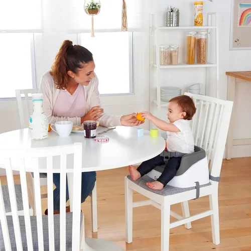 Miniatura 8 de Asiento elevador Ingenuity SmartClean para silla de cocina – Ligero para llevarlo a todas partes, fácil de limpiar, correa de arnés de 3 puntos