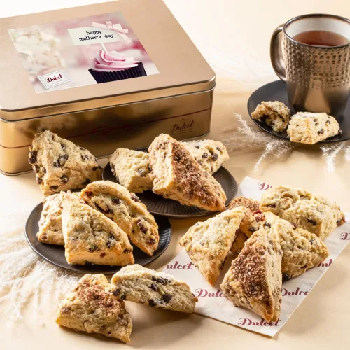 Miniatura 13 de Dulcet Gift Baskets Artesano Scone - Lata de regalo para el día del padre, pasteles gourmet para papá, abuelo, novio o compañero de trabajo.