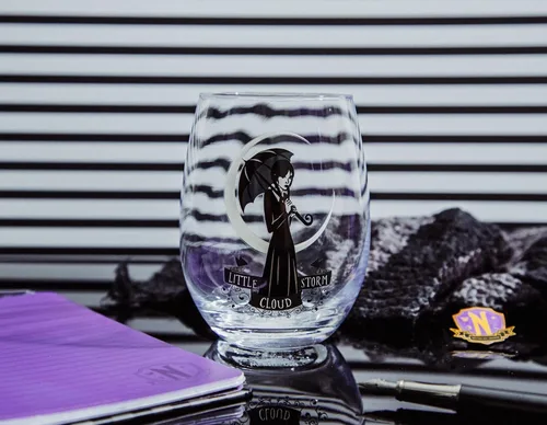 Miniatura 8 de Silver Buffalo Addams Family Wednesday Little Storm Cloud - Vaso de vino sin tallo, vaso para cócteles, capacidad para 20 onzas