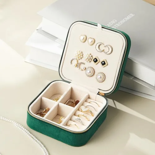 Miniatura 3 de EXUBERTREE Caja de almacenamiento de joyería de viaje de terciopelo de felpa, organizador de joyas de viaje para aretes y anillos, organizador