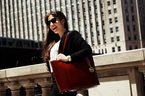 Miniatura 2 de McKlein Aldora - Bolso de piel para mujer con bolsillo para tablet