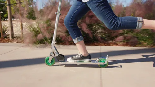 Miniatura 4 de Razor A3 Kick Scooter for Kids Ages 5+ - Larger Wheels, Front Suspension, Wheelie Bar, Lightweight, Foldable, Aluminum Frame, and Adjustable