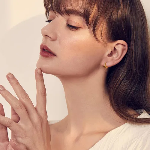 Miniatura 2 de Aretes de aro pequeños chapados en oro de 14 quilates, hipoalergénicos, minimalistas