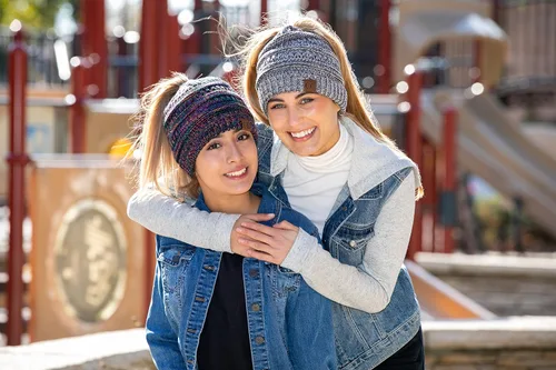 Miniatura 3 de Funky Junque Exclusives BeanieTail - Gorro para mujer, diseño de cola de caballo, ideal para día de cabello despeinado