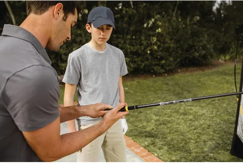 Miniatura 5 de SKLZ Golf Grip Trainer, Club Attachment for Correct Hand Positioning and Muscle Memory, Fits Standard Grips from Driver to Wedge, Right-Handed