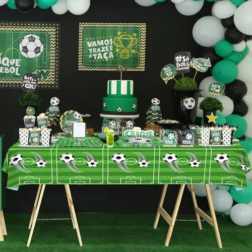Miniatura 6 de Paquete de 2 manteles de fútbol, manteles rectangulares desechables de plástico de 51 x 87 pulgadas, para fiestas temáticas de fútbol