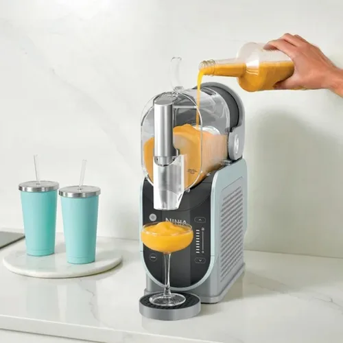 Miniatura 3 de SLUSHi con tecnología RapidChill, fabricante profesional de bebidas congeladas con jarra de 96 onzas, 5 programas Auto-iQ y boquilla