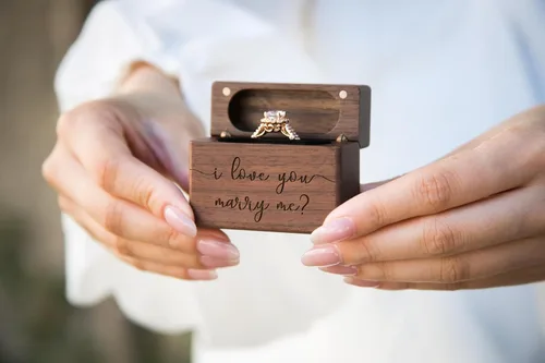 Miniatura 23 de MUUJEE Grow Old With Me Engraved Wooden Ring Box, Slim Engagement Proposal Ring Holder, Wedding Ceremony Ring Bearer Box, Fiance Gift Ideas