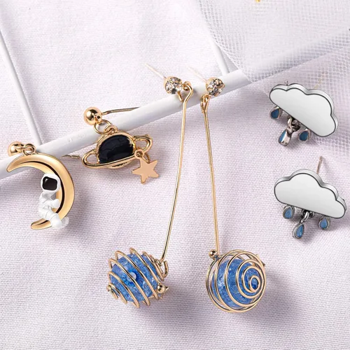 Miniatura 3 de 4 pares de aretes de astronauta asimétricos de astronauta, estrella y luna, aretes colgantes para mujer