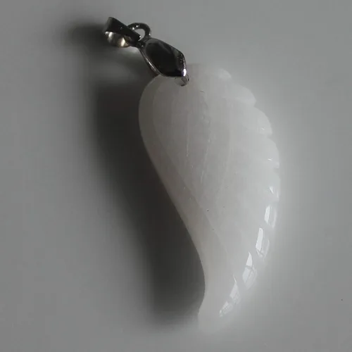 1.378 in tallada a mano mixta gemstom ala de ángel para collar colgante de cuentas (jade blanco)