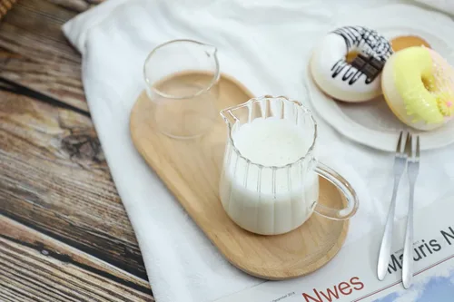 Miniatura 6 de CHOOLD Jarra elegante de vidrio con forma de ola para crema y servir para café, leche, salsa - Juego de jarras de cocina de 2 piezas, 8.5 oz