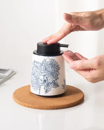 Miniatura 4 de Dispensador de jabón de manos para baño, dispensador de loción de cerámica, accesorios de baño chinoiserie, flores y ramas azules y blancas